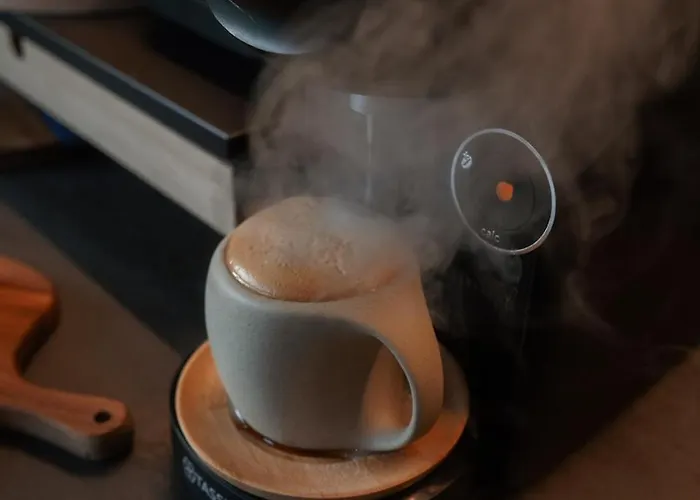 The Owl シャレー Sneaton